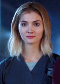 Skyler Samuels
as Phoebe Frost