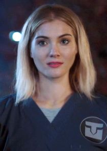 Skyler Samuels
as Sophie Frost