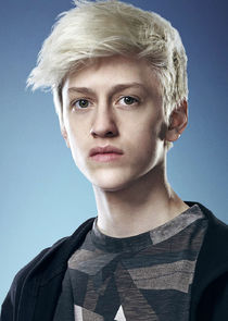 Percy Hynes White
as Andy Strucker