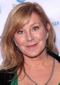 Chloe Webb
as Mona Ramsey