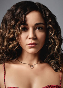 Ashley Madekwe
as Simone Garland