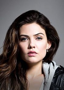 Danielle Campbell
as Kayla Powell