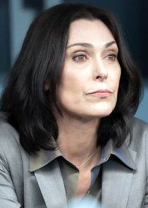 Michelle Forbes
as Ellen Becker