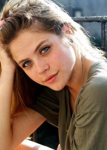 Olivia Luccardi
as Melissa