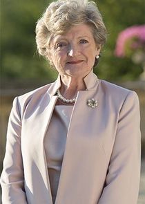 Julia McKenzie
as Shirley Mollison