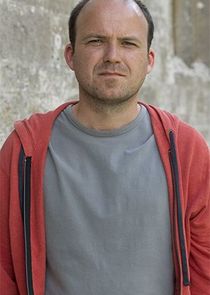 Rory Kinnear
as Barry Fairbrother