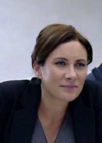 Laura Benanti
as USPIS Agent Edie