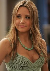 Amanda Bynes
as Holly Tyler