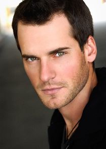 David de Lautour
as Ben Sheffield