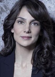 Annie Parisse
as Agent Debra Parker