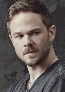 Shawn Ashmore
as Agent Mike Weston