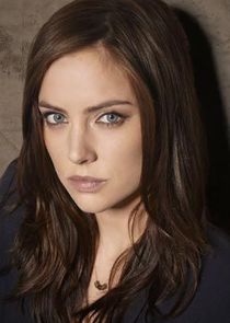 Jessica Stroup
as Max Hardy