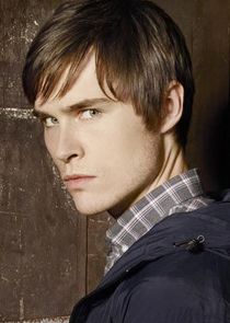 Sam Underwood
as Luke/Mark Gray