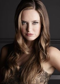 Merritt Patterson
as Ophelia Pryce