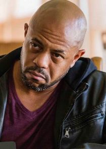 Rockmond Dunbar
as Detective Abe Gaines
