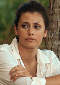 Sibylla Deen
as Blair