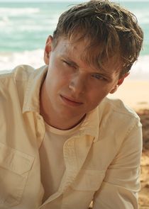 Gilles Geary
as Mason