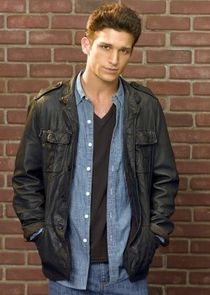 Daren Kagasoff
as Ricky Underwood