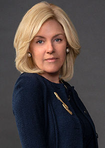 Sienna Miller
as Elizabeth 