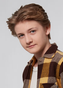 Christopher Paul Richards
as Joey Cleary