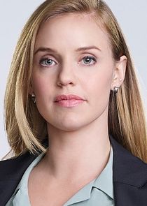 Kelli Garner
as Kate Ryan