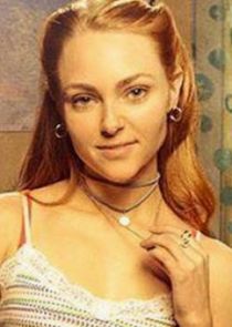 AnnaSophia Robb
as Lacey