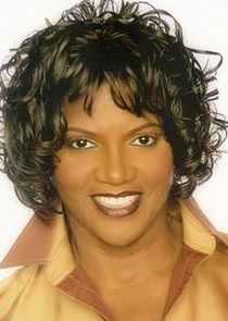 Anna Maria Horsford
as Roberta