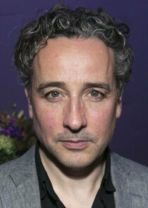 Aidan McArdle
as Healy