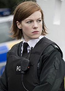 Niamh McGrady
as Danielle Ferrington