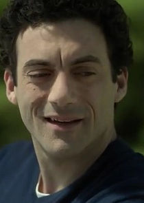 Morgan Spector
as Kevin Copeland