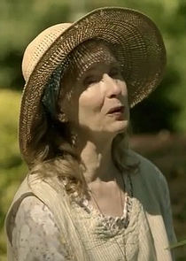 Frances Conroy
as Nathalie Raven