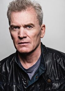 Richard Dillane
as Sir Thomas Stanley