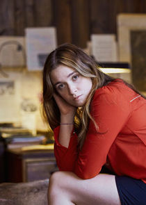 Alice Englert
as Mary Edwards