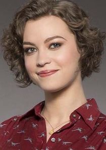 Elvy Yost
as Sophie Novak