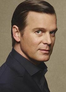Peter Krause
as Benjamin Jones
