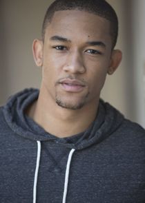 Peyton Alex Smith
as Cedric Hobbs
