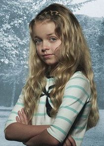 Kylie Rogers
as Minx Lawrence