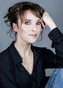 Alix Poisson
as Charlotte