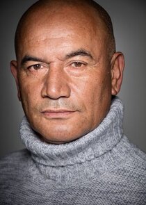 Temuera Morrison
as Anaru Vaipiti