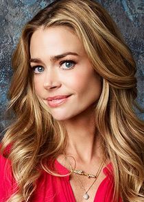 Denise Richards
as Karen Desai