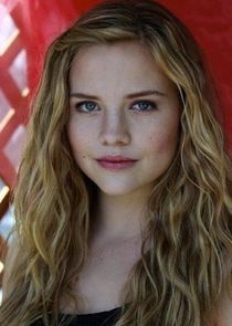 Maddie Hasson
as Jo