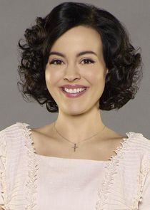 Azure Parsons
as Annie Glenn