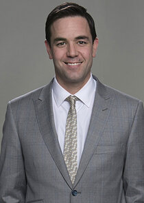 Aaron McCusker
as Wally Schirra