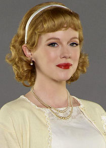 Zoe Boyle
as Jo Schirra