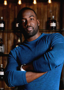 Shamier Anderson
as Deputy Marshal Xavier Dolls