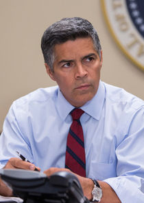 Esai Morales
as President Julian Navarro