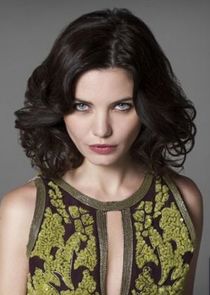 Delphine Chanéac
as Juliette Dubois