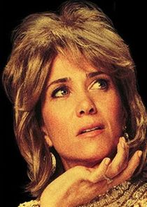 Kristen Wiig
as Cynthia Morehouse