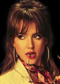 Jessica Alba
as Dixie Mellonworth
