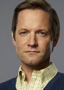 Matt Letscher
as Tom Bradshaw